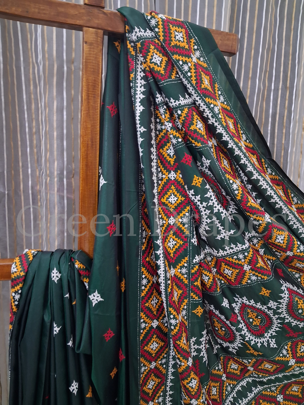 Gujarati Embroidered Blended Bangalore Silk Saree — Deep Green Multicolour