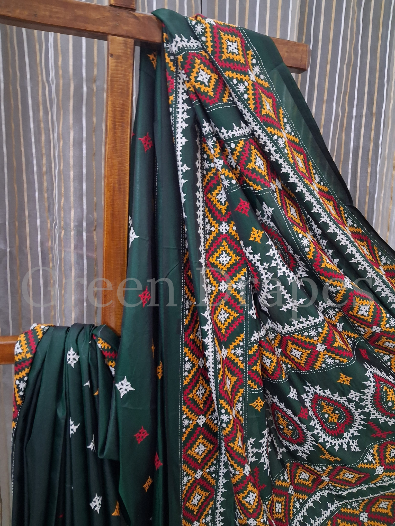 Gujarati Embroidered Blended Bangalore Silk Saree — Deep Green Multicolour
