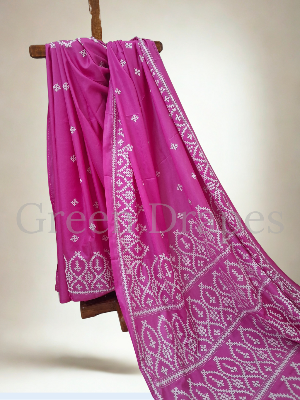 Gujarati Embroidered Blended Bangalore Silk Saree — Pink & White